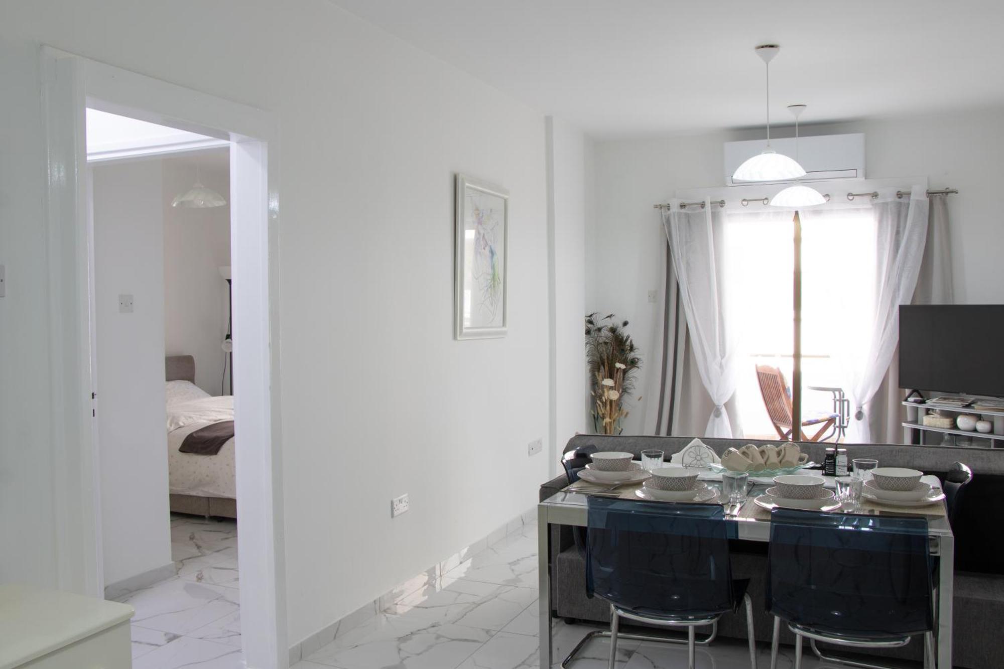 Apartment,near The Pinikoudes