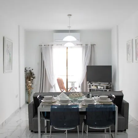 Apartment,Near The Beach Pinikoudes Larnaka Exterior foto