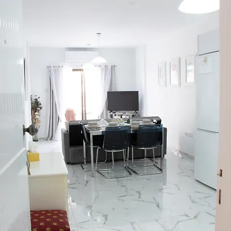 Apartment,Near The Beach Pinikoudes Larnaka Exterior foto