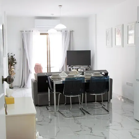 Apartment,Near The Beach Pinikoudes Larnaka Exterior foto