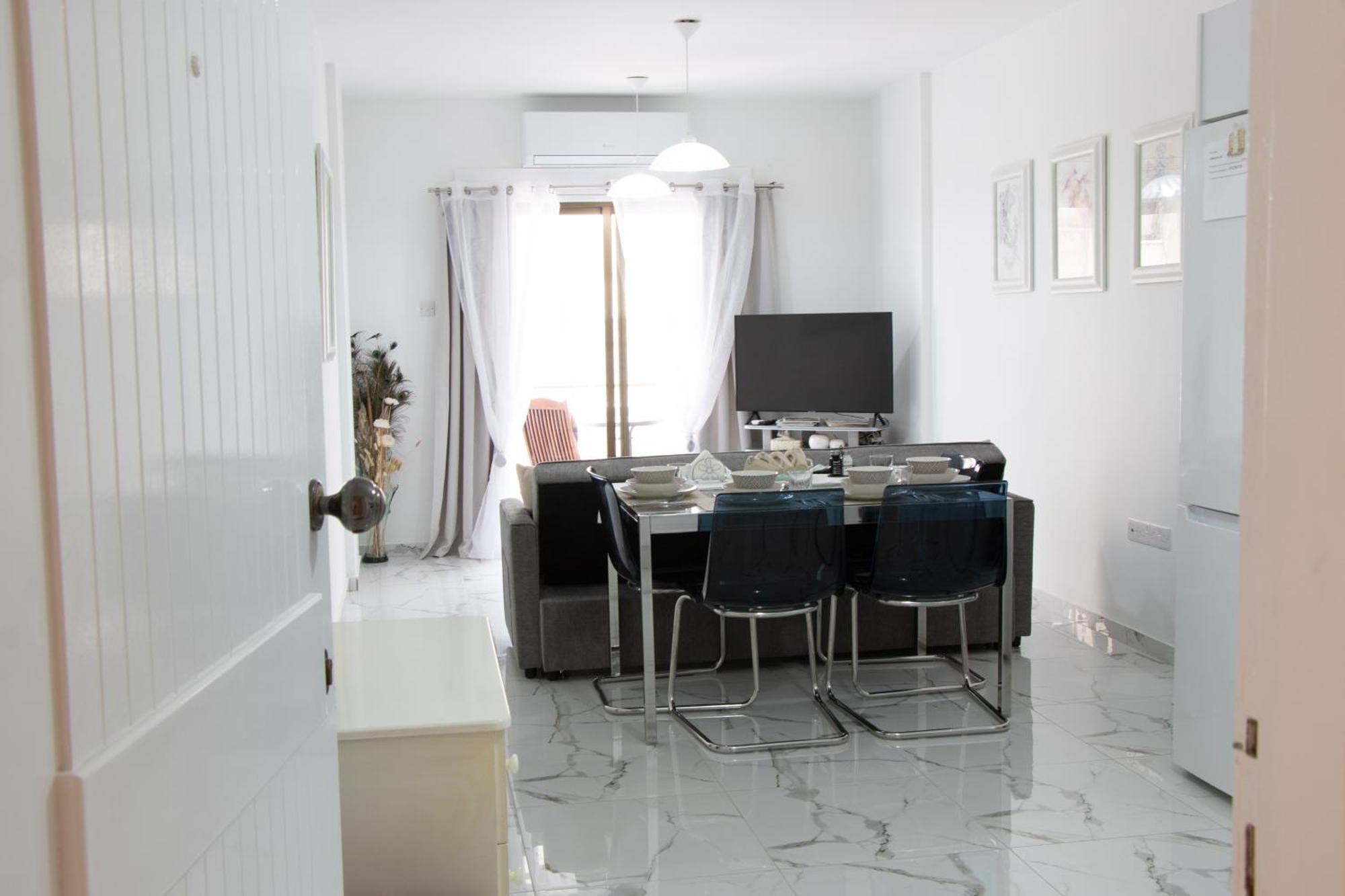 Apartment Apartment,near The Pinikoudes